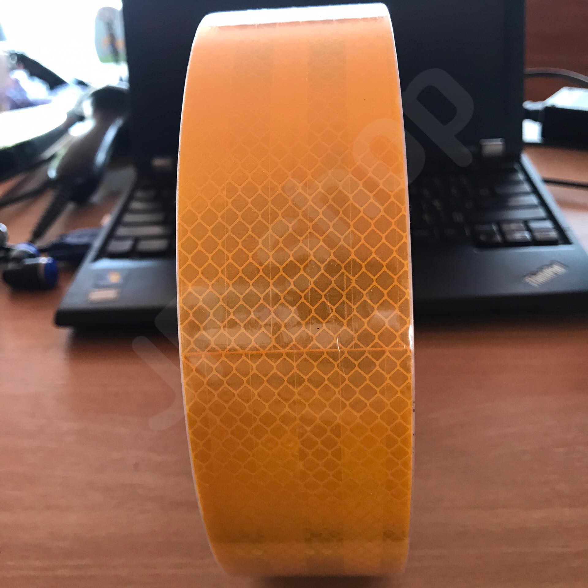 สติ๊กเกอร์สะท้อนแสง (เทปสะท้อนแสง) สำหรับติดรถบรรทุก สีเหลือง สั่งปุ๊บส่งปั๊บ