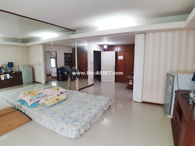 ขายบ้านเดี่ยว ม.ศรีนครพัฒนา ถ.นวมินทร์ 24 แขวงคลองกุ่ม เขตบึงกุ่ม กรุงเทพ / พื้นที่ 3 ชั้น 99 ตารางวา