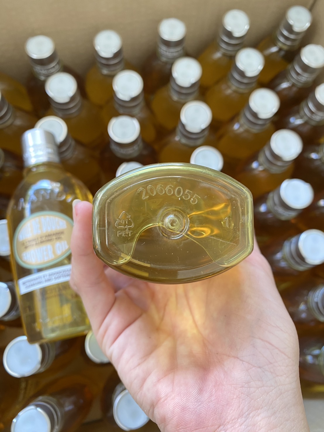 L'Occitane Almond Shower Oil เจลอาบน้ำ