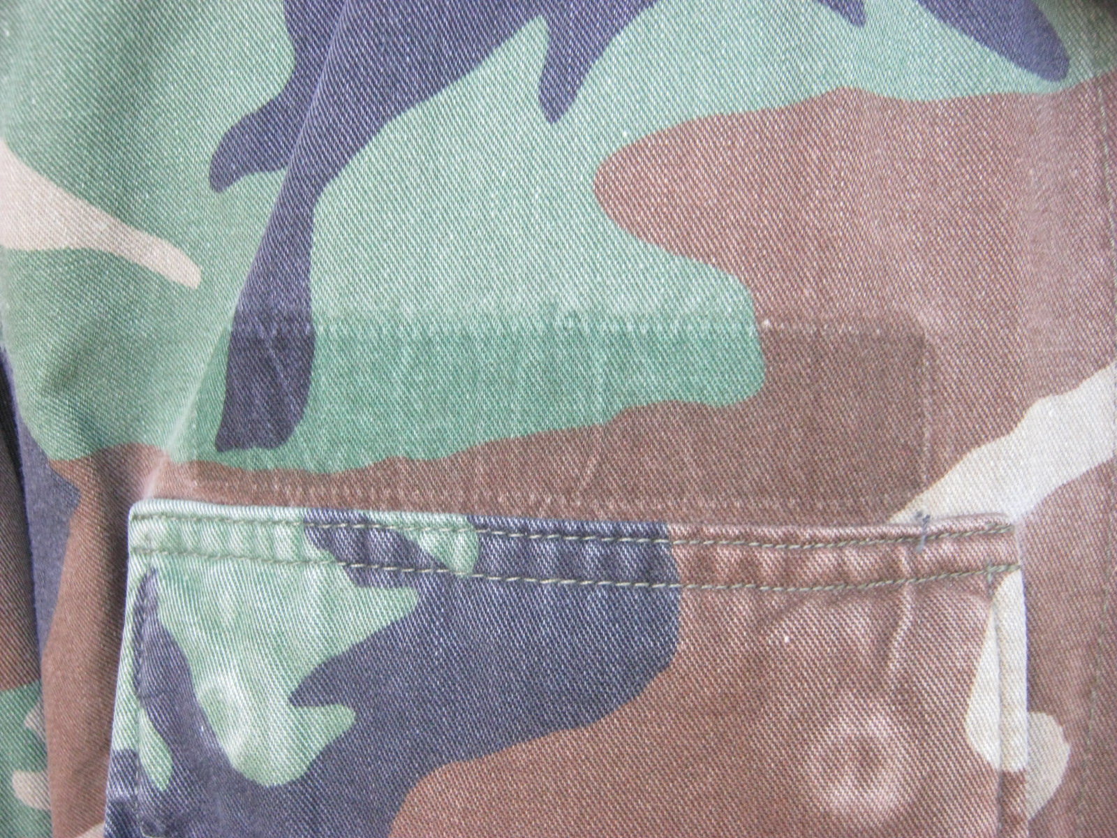 ลายพราง woodland ผ้าฝ้ายผสม Medium Regular