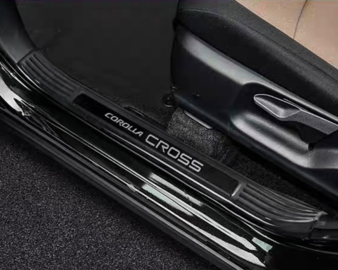 คิ้วบันได สคัฟเพลท ด้านใน Corolla Cross 4 ชิ้น V.2