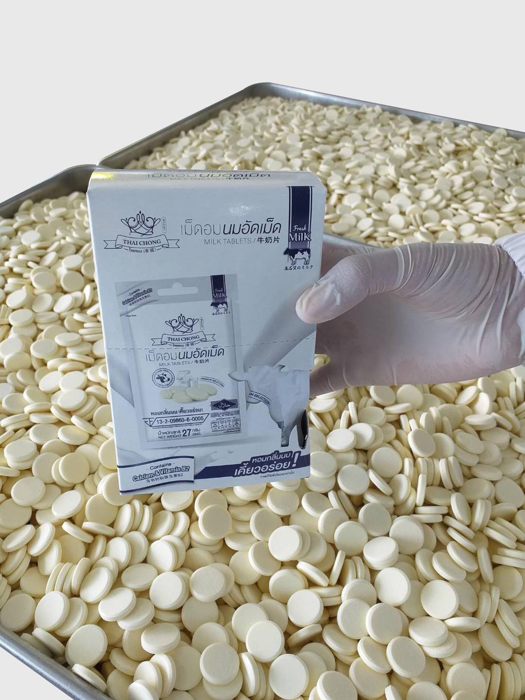 นมอัดเม็ด🥛🐮 สูตรหวานน้อย อร่อยมาก😳 ตราไทยชอง 😋เคี้ยวอร่อย เม็ดไม่แข็ง👍 ขนาด 1 กล่อง บรรจุ 5 ซอง (1ซองขนาด27กรัม)