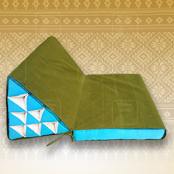 หมอนสามเหลี่ยม 2สีเพิ่มปอก 15 ช่องติดเบาะ 1 พับ 57cmx76cmx36 cm Triangle Khit Thai Floor Cushions Traditional handmade 15 holes with 1 part of mattress.