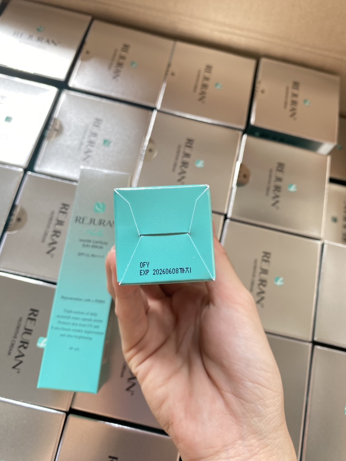 เซรั่มกันแดด REJURAN Healer Water Capsule Sun Serum SPF 15+ PA+++ ขนาด 40ml.