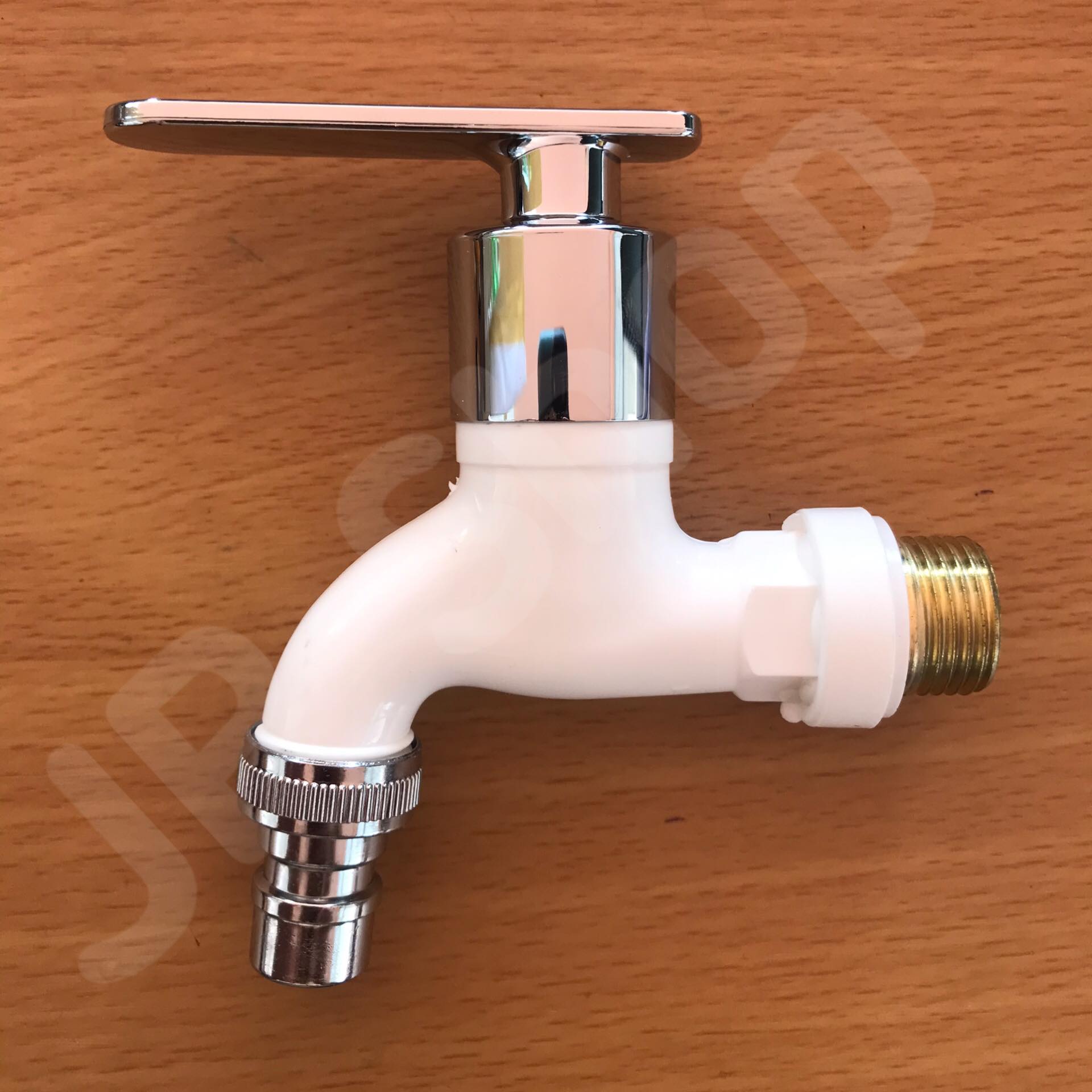 ก๊อกน้ำ 4 หุน พลาสติกABS เกลียวNPTชุบทองเหลือง คละสี #12345