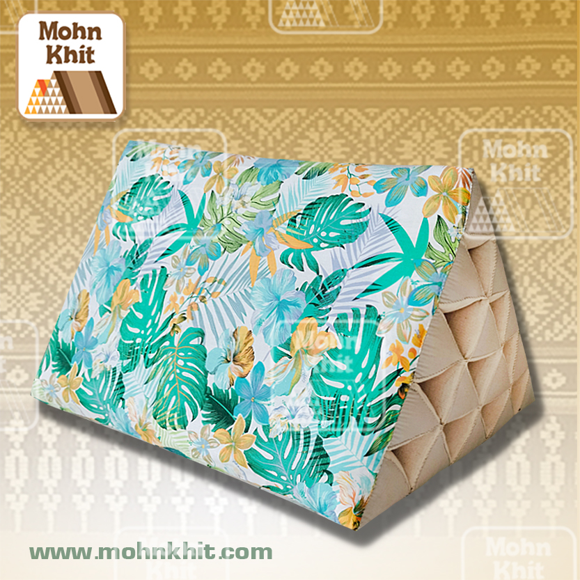 หมอนสามเหลี่ยม15ช่องลายฮาวายใหญ่ 70cmx39cmx39cm// Thai Tri-angle Cotton kapok 100%Traditional Floor Cushions .