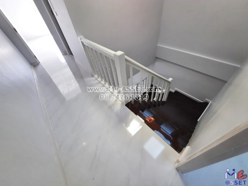 ขายทาวน์เฮ้าส์ รีโนเวทใหม่ ย่าน คูคต ลำลูกกา คลอง2 ปทุมธานี : บุศรินทร์ 2 : 2 ชั้น 21.2 ตารางวา