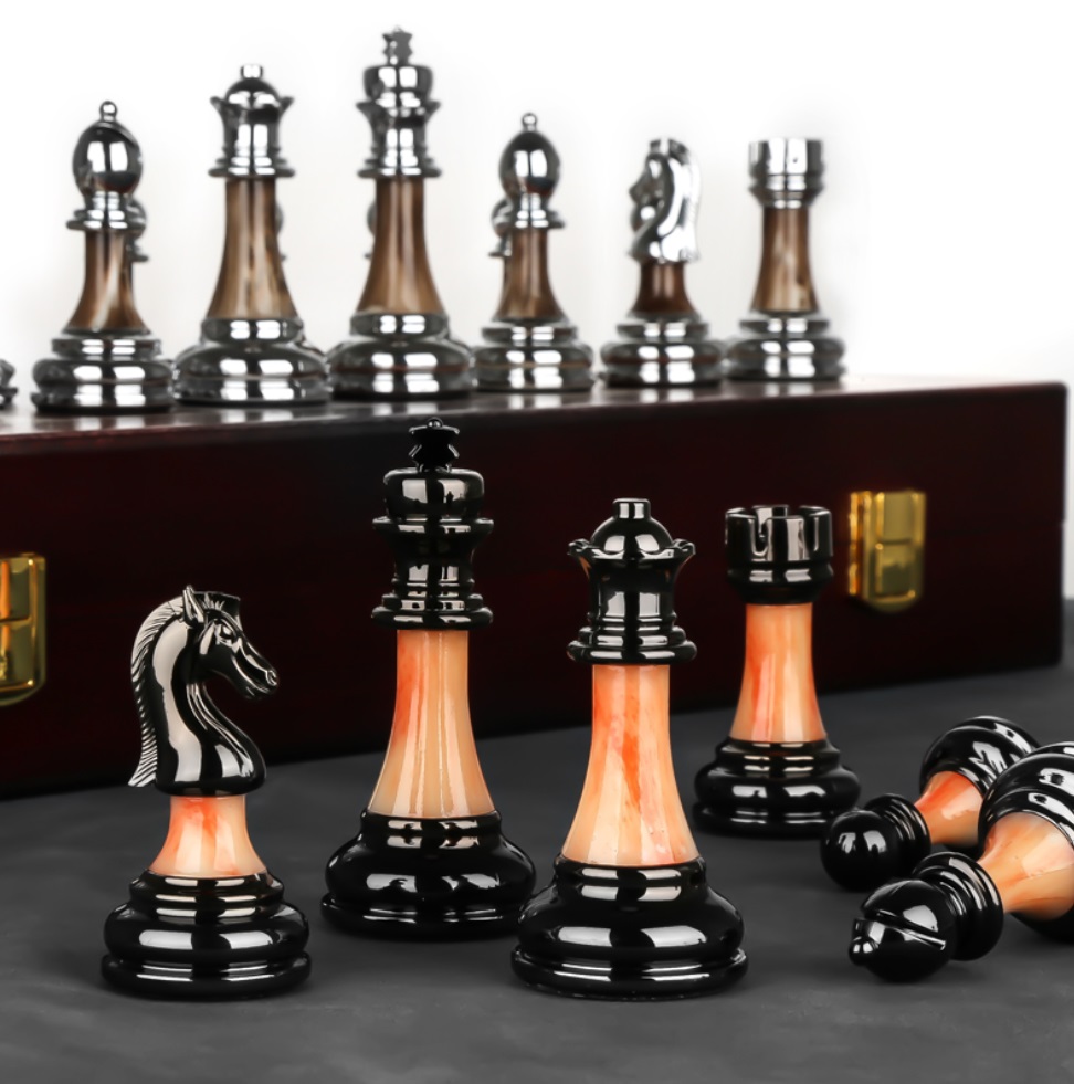 ชุดหมากรุกสากลไม้พับ (ตัวAcrylic & Metal) Wooden Chess Set