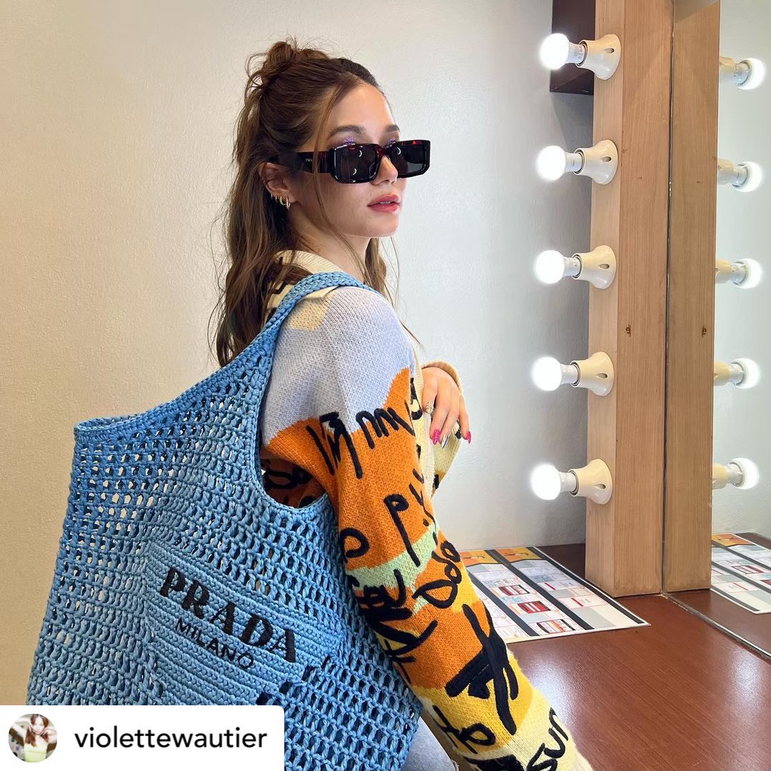 แว่นกันแดด Prada PR 06YS 06V5S0