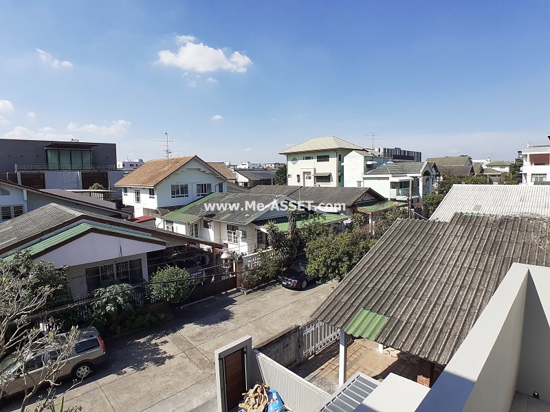 ขายบ้านเดี่ยว ย่าน ลาดพร้าว วังทองหลาง ประดิษฐ์มนูธรรม ประเสริฐมนูกิจ : ถ.ลาดพร้าว 84 ประดิษฐ์มนูธรรม 7 แขวงวังทองหลาง เขตวังทองหลาง กรุงเทพ / 3 ชั้น 59 ตารางวา