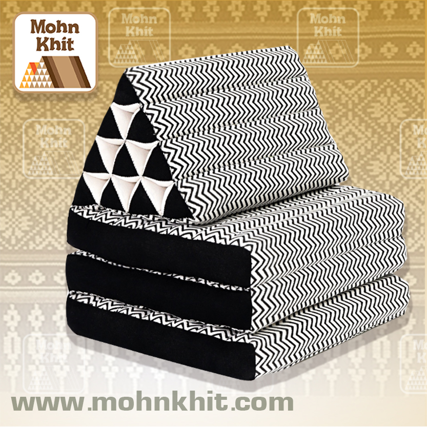 หมอนสามเหลี่ยมลายซิกแซกสีขาวดำ 10 ช่องติดเบาะ 3พับ 52x165x30cm// Tri-angle kapok100% tribal pattern Traditional Floor Cushions 10 holes with3 part of mattress.