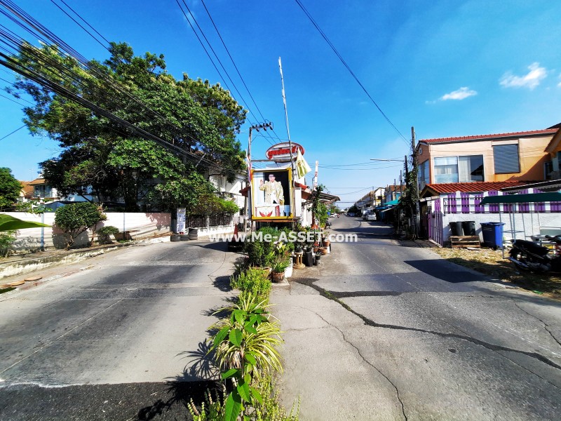 ขายทาวน์เฮ้าส์ ย่าน เคหะร่มเกล้า ราษฎร์พัฒนา น้อมเกล้า : พูนสินธานี 3 / 2 ชั้น 17 ตารางวา