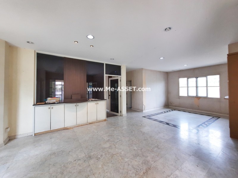 ขายบ้านเดี่ยว ม.นันทวัน (วงแหวน-รัตนาธิเบศร์) ถ.ตลิ่งชัน-สุพรรณบุรี ต.เสาธงหิน อ.บางใหญ่ นนทบุรี ต้นโครงการ ตรงข้ามสวนสาธารณะ / พื้นที่ 2 ชั้น 151 ตารางวา