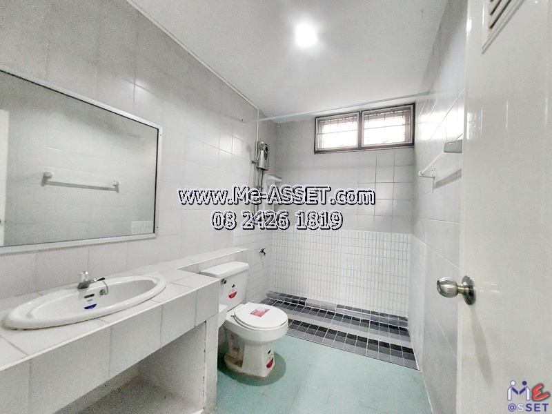 ให้เช่าทาวน์โฮม ใกล้รถไฟฟ้า ย่าน สุขุมวิท77 อ่อนนุช27 ศรีนครินทร์ สวนหลวง : ม.ควีนเพลส 4 : 3 ชั้น 17 ตร.วา