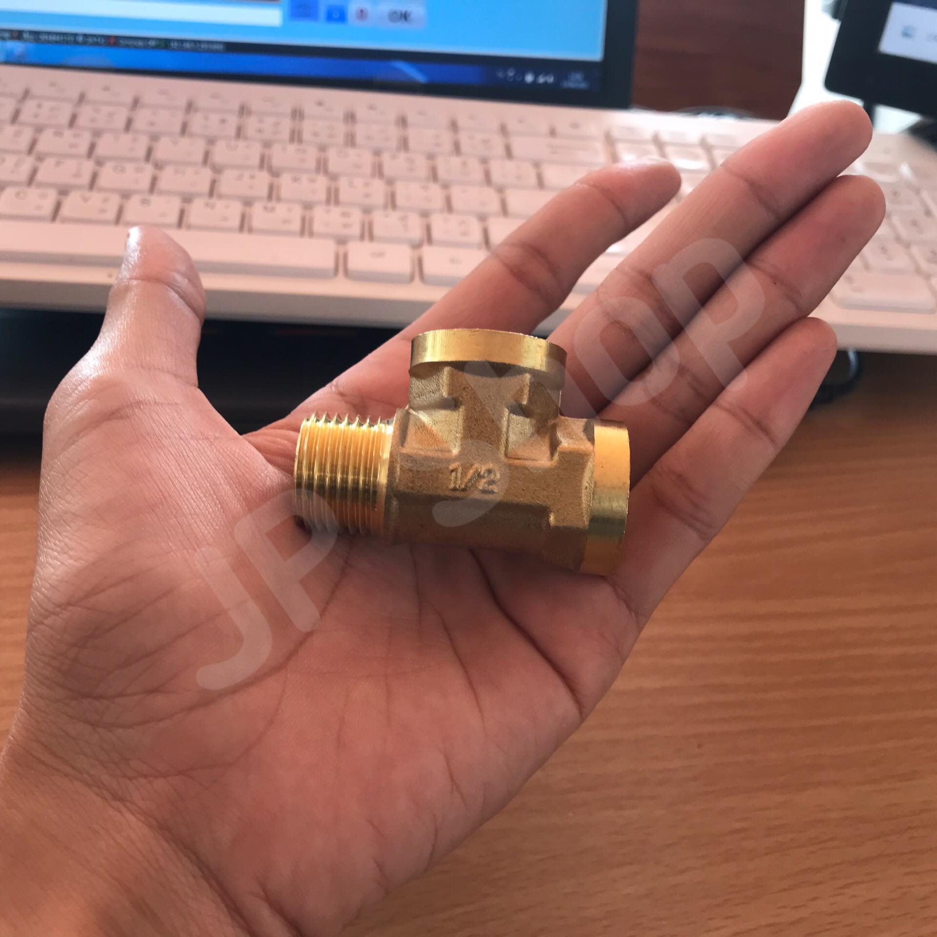 ข้อต่อทองเหลืองสามทางขนาด 4 หุน เกลียวนอก1 เกลียวใน 2 ข้อต่อ เกลียวนอก-ใน-ใน ทองเหลือง สามทาง #2254