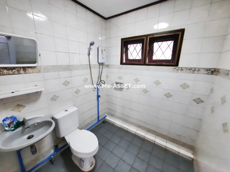 ให้เช่าบ้านเดี่ยว ถ.สุขุมวิท 105 ซ.ลาซาล 37 แขวงบางนา เขตบางนา กรุงเทพ หลังริม / 2 ชั้น 42 ตารางวา