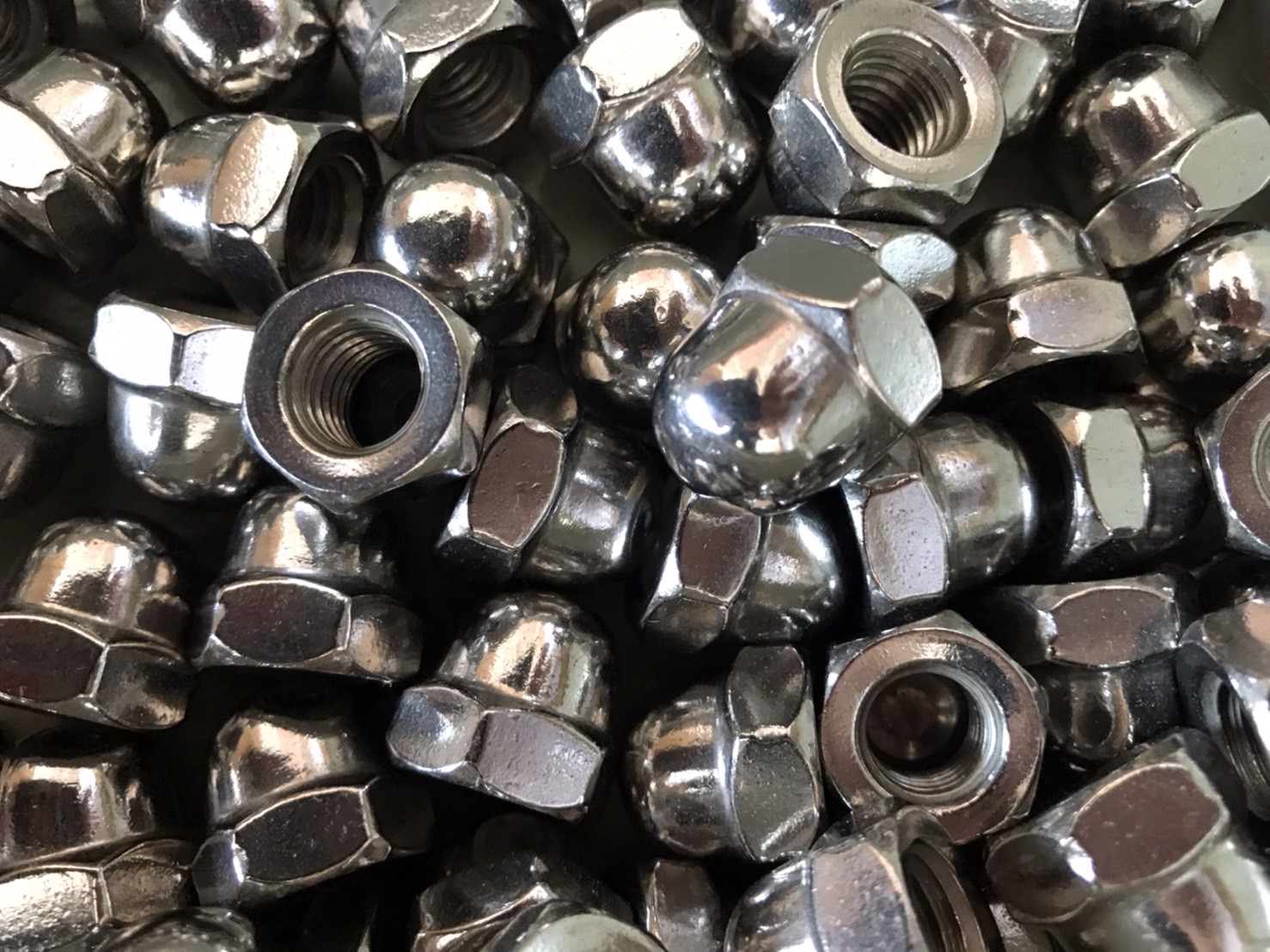 หัวน็อตหมวกสแตนเลส M10 เกลียวมิล #105053