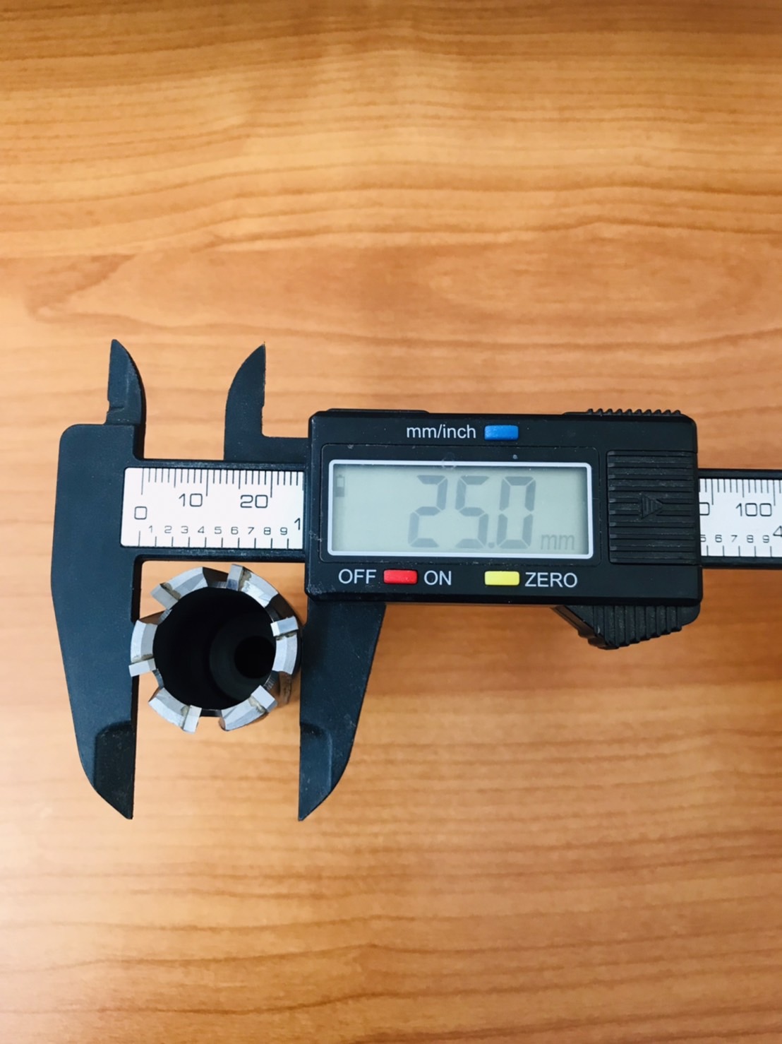 ดอกสว่านเจ็ทบอส แบบโฮลซอว์คาร์ไบสำหรับเจาะเหล็กหนา ด้วยสว่านแม่เหล็กไฟฟ้า ขนาด25*35 มม. #2535