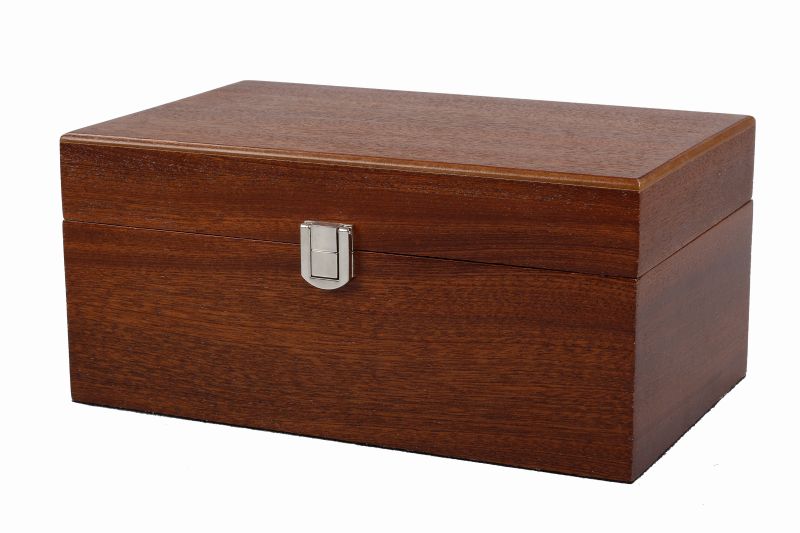กล่องหมากรุกไม้มะฮอกกานี Mahogany Wood Chess Box