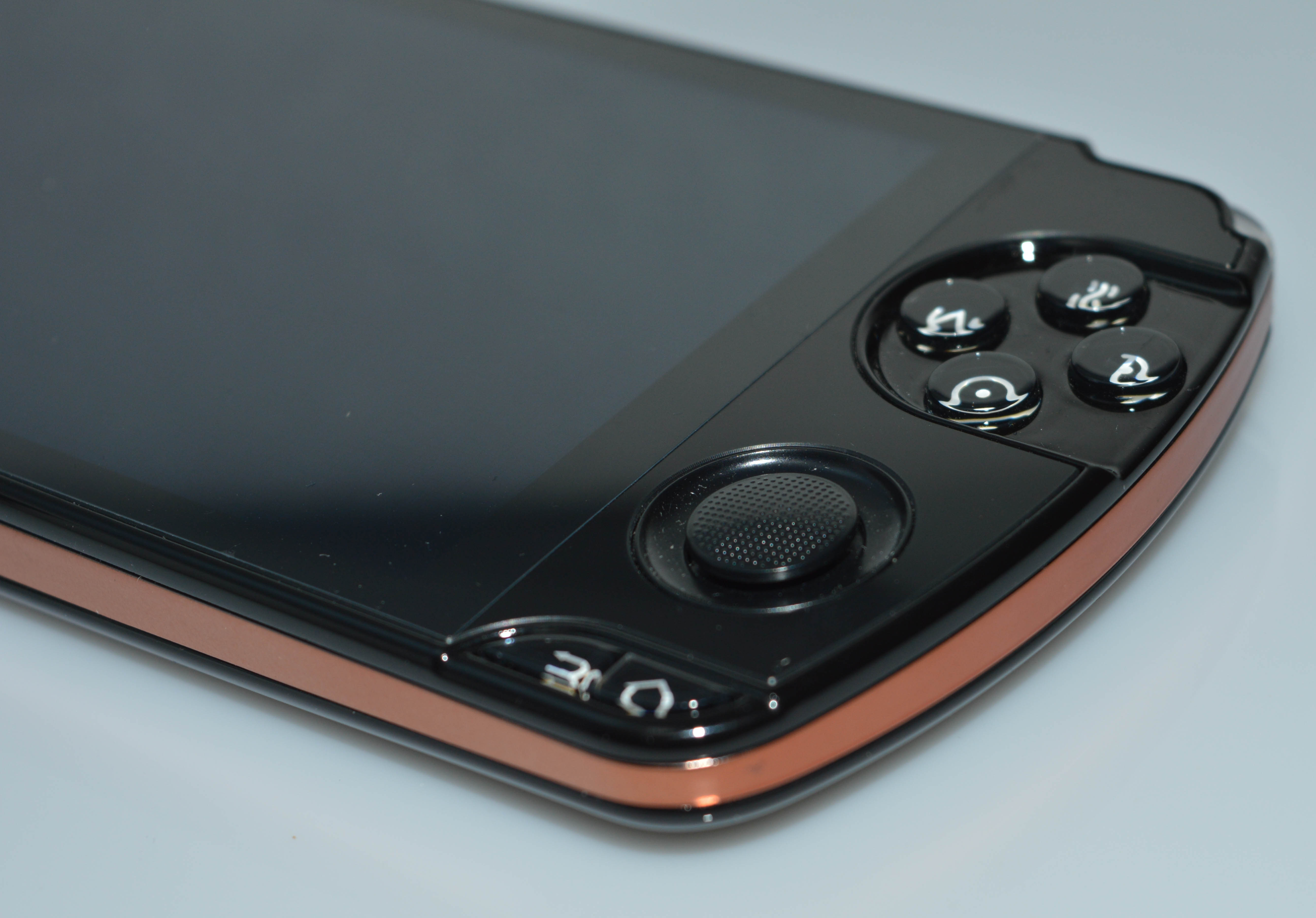 Snail Games โทรศัพท์มือถือ 78P01 Octa core Ram2GB จอ5น้ิว H-IPS พร้อมจอยเกม