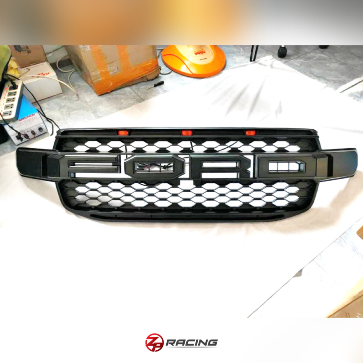 กระจังหน้า Next-Gen Ranger ฟอร์ดเรนเจอร์ รุ่น F-150 Raptor style มีไฟ LED