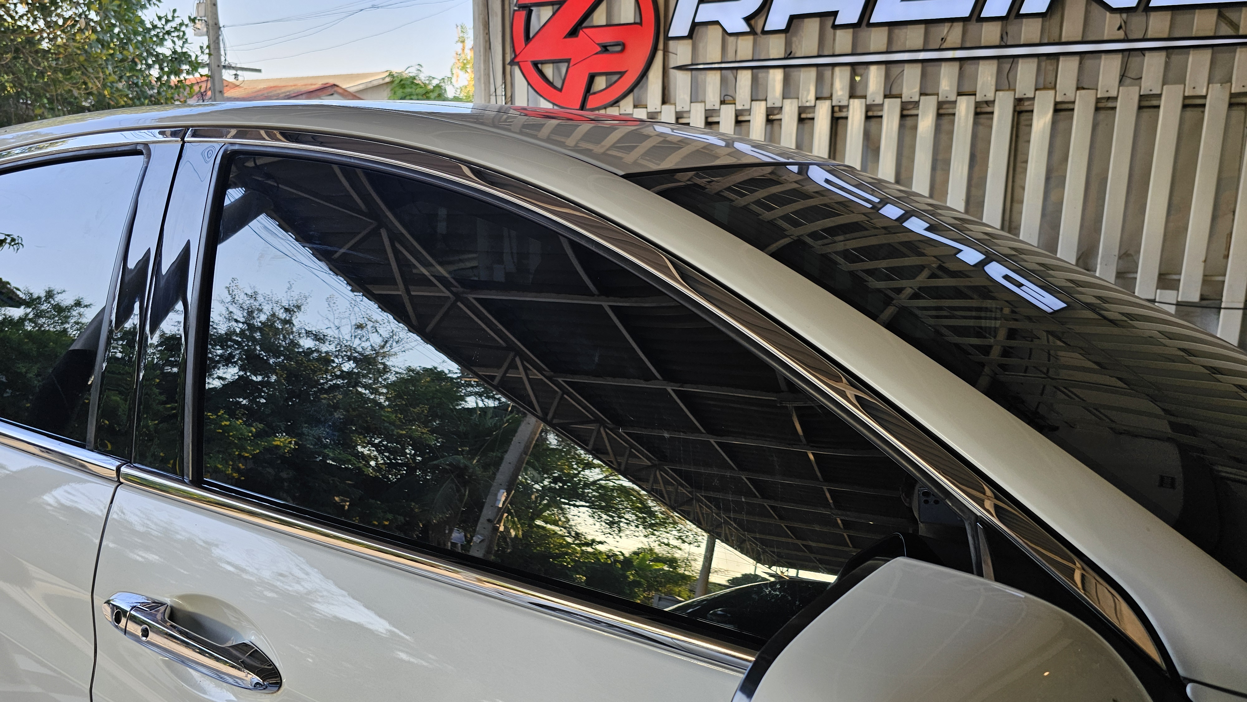 คิ้วกระจก Stainless 10 ชิ้น HR-V 2014-2021