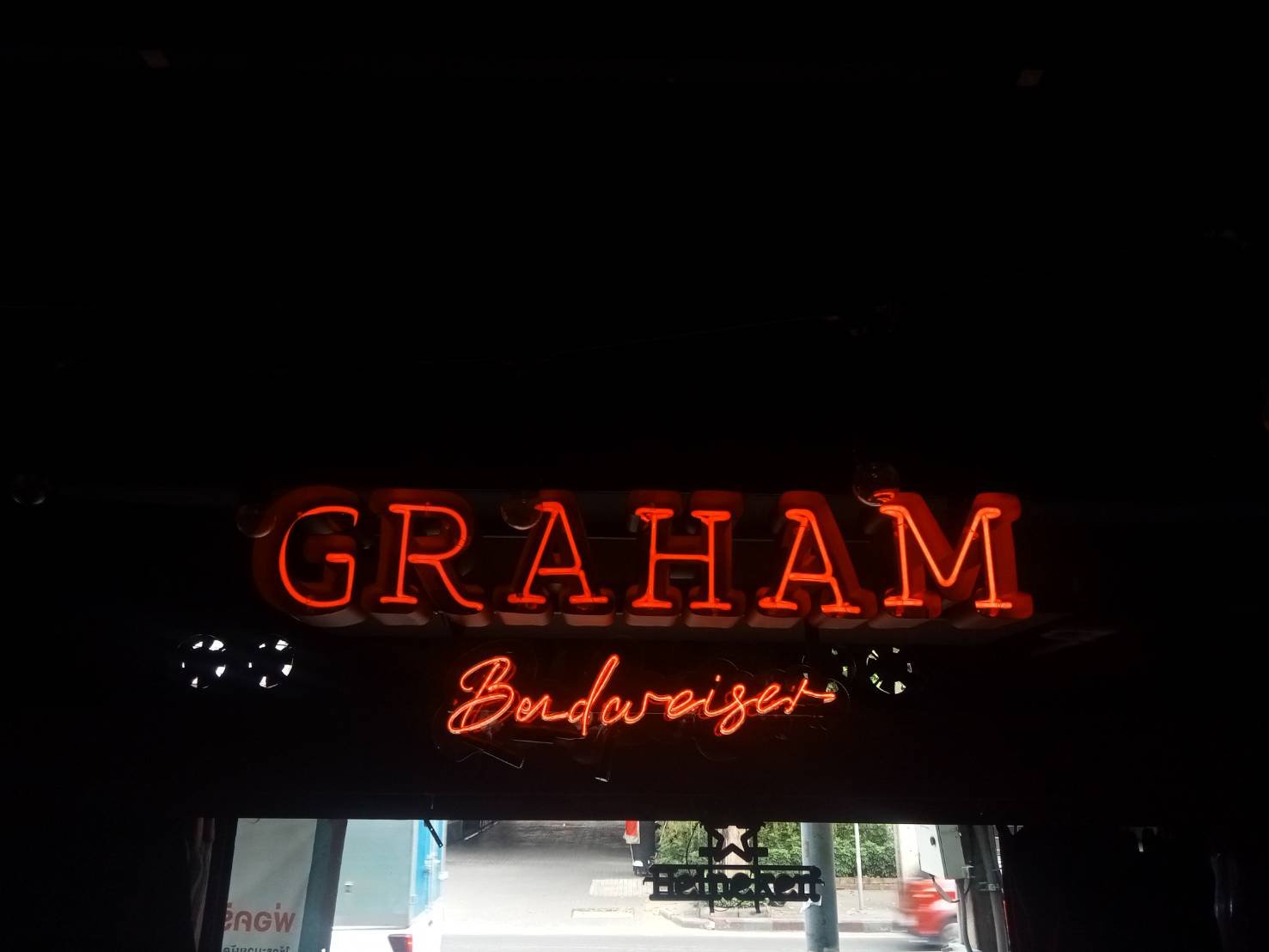 #ป้ายอักษรซิงค์ยกขอบติดหลอดแก้วสีแสดแดงGRAHAM