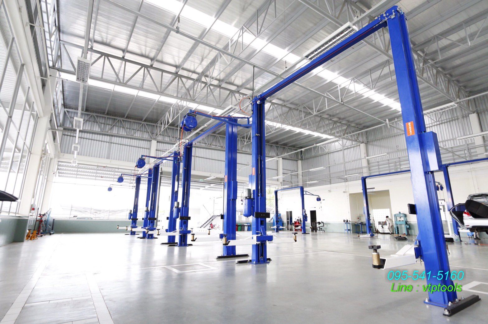 ลิฟท์ยกรถสองเสาBanzai (Japan)