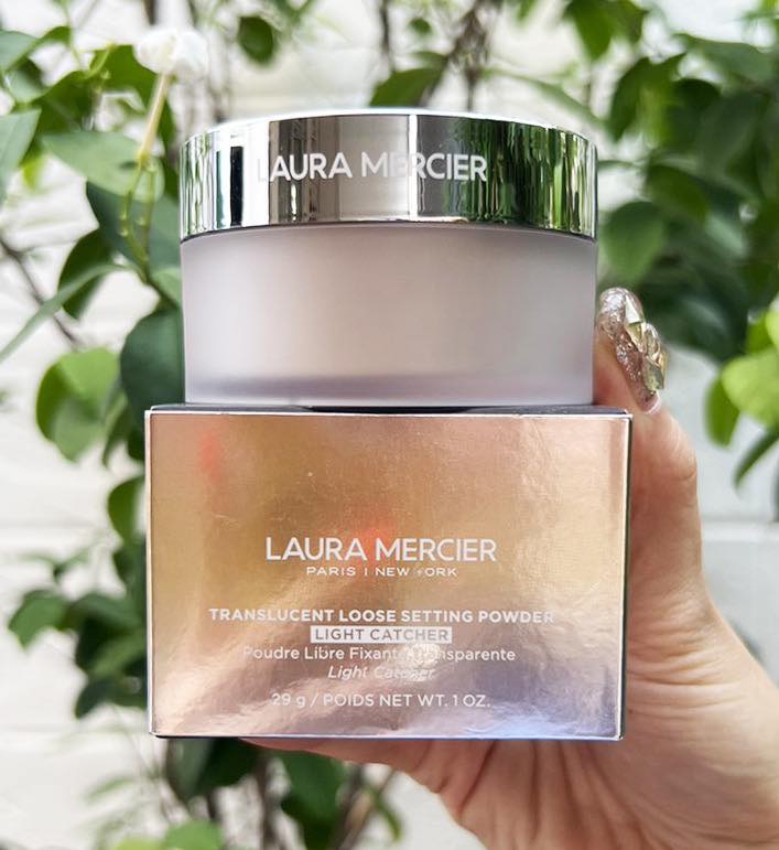 Laura Mercier Translucent Loose Setting Powder Light Catcher 29g. สี CelestialLight แป้งฝุ่นโปรงแสงสำหรับทุกสีผิว (ไม่มีพัฟ)