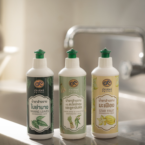 น้ำยาล้างจานกลิ่นตะไคร้หอมและยูคาลิปตัส ขนาด 220 มล. (Lemon Grass & Eucalyptus Dishwashing Liquid)