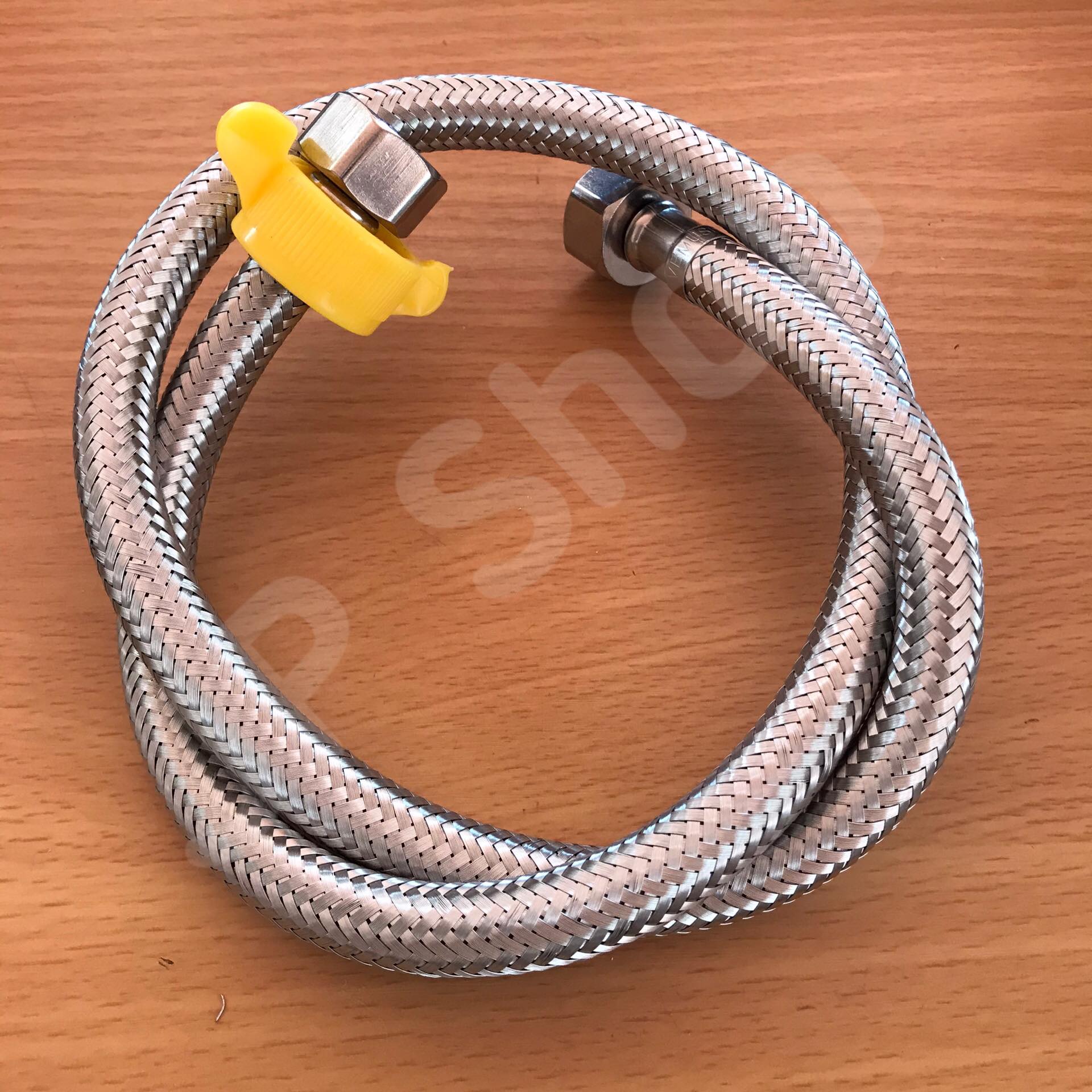 สายน้ำดี ความยาวขนาด 80 ซม. หัวสายสแตนเลส304เกลียวใน4หุน(1/2") สำหรับต่อน้ำใช้ทั่วไป ห้องน้ำ ห้องครัว #8001