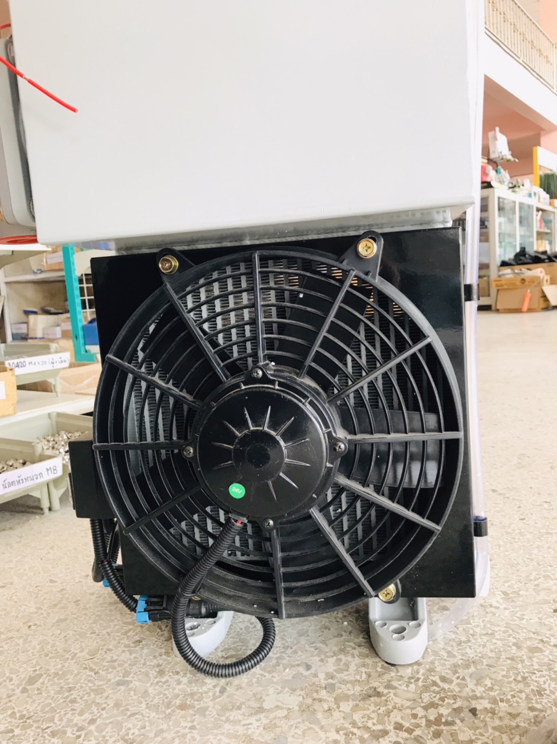 ถังไฮดรอลิกขนาด 18 ลิตร พร้อมพัดลมคูลเลอร์ 24V (Oil Cooler Tank with 24V Fan – Model) สำหรับรถบรรทุกโม่ปูน#523867