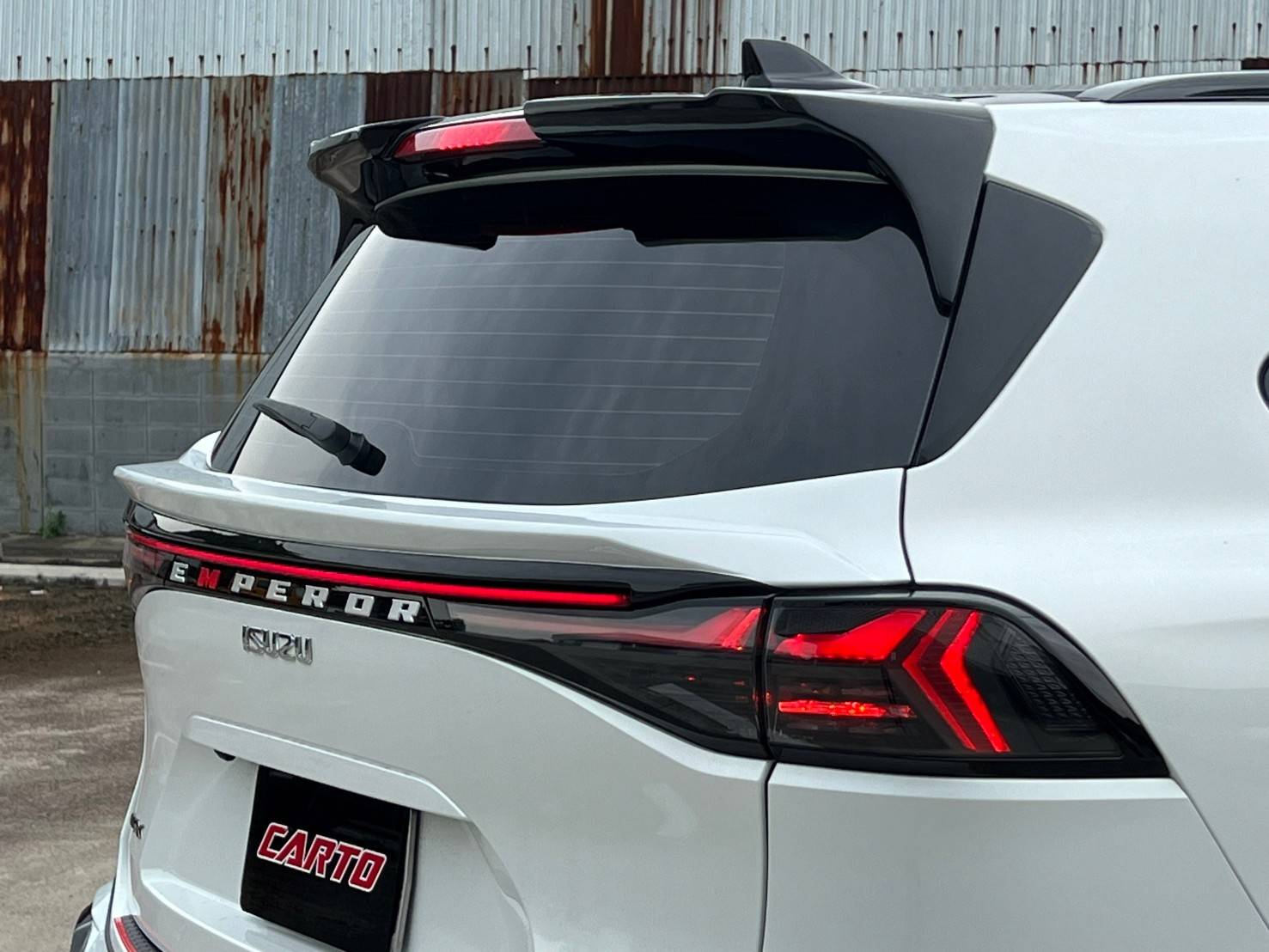 ชุดแต่ง ชุดสเกิร์ต Isuzu MU-X 2025 รุ่น EMPEROR M1 เฉพาะ RS