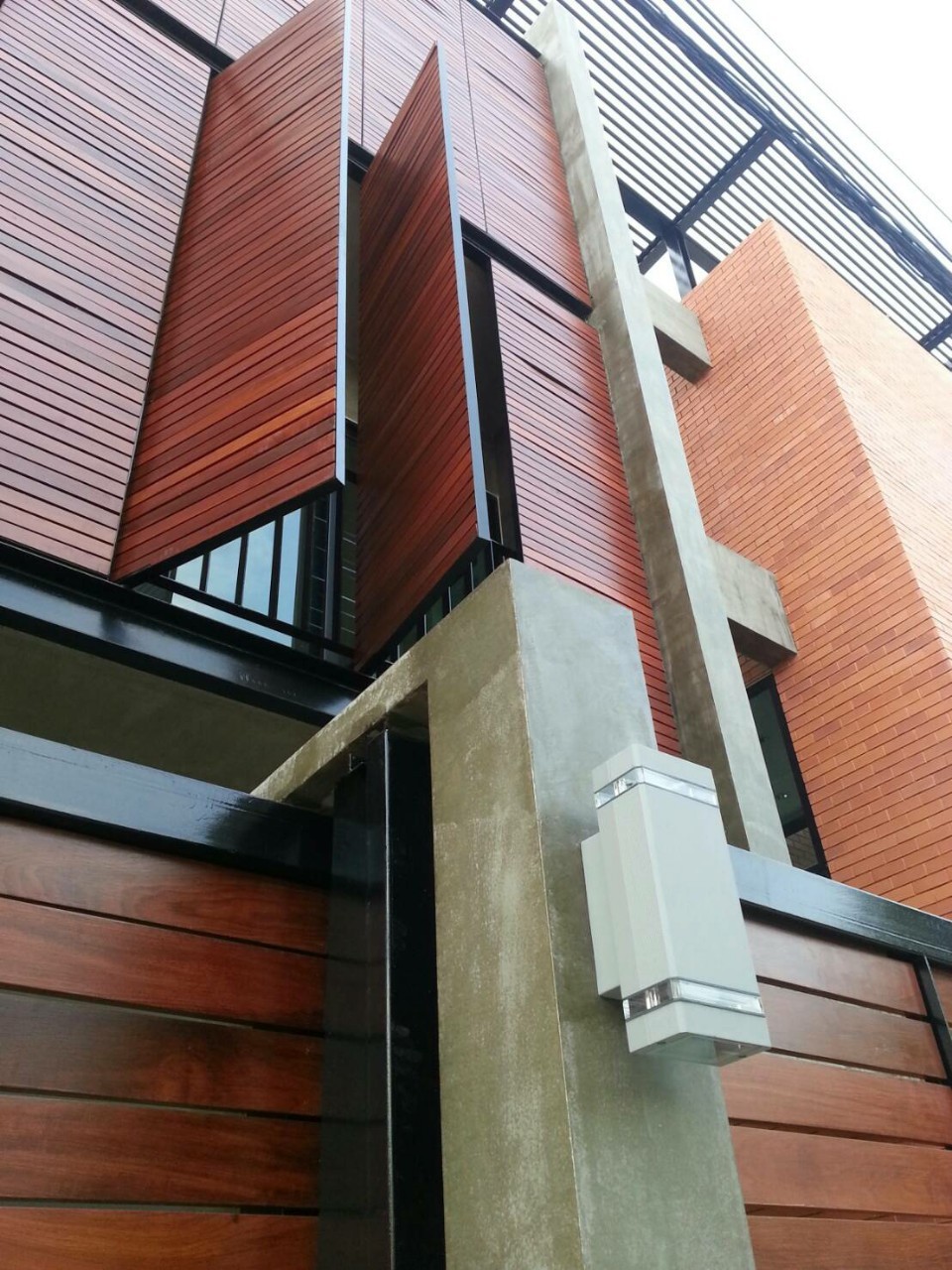 ขายบ้านเดี่ยว 3 ชั้น สไตล์ Tropical Loft ซ.พหลโยธิน 8 (ซ.สายลม) 4 นอน 5 น้ำ สามเสนใน พญาไท