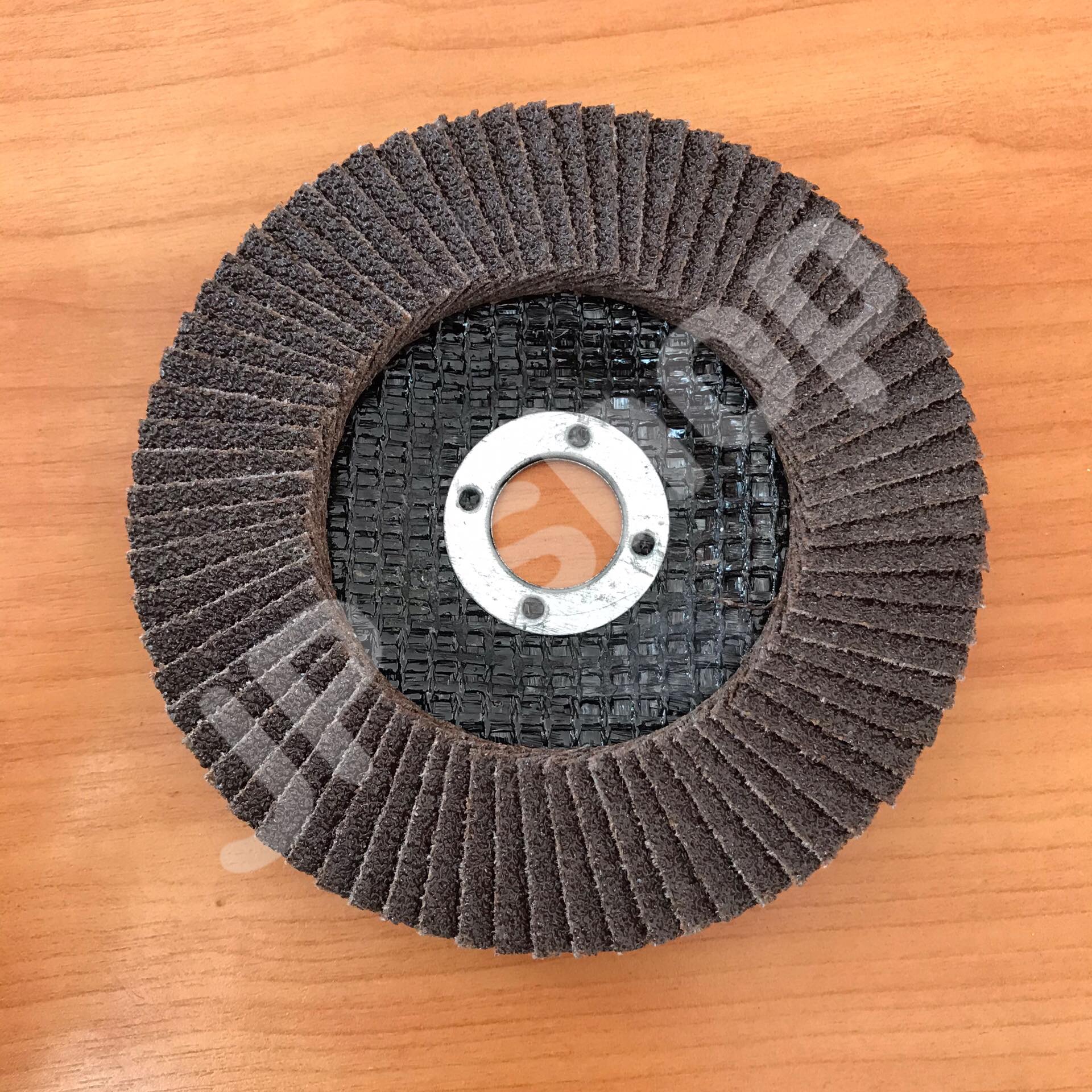 กระดาษทรายเรียงซ้อน(เบอร์60) ขนาด 4 นิ้ว สำหรับขัดเหล็ก ไม้ สแตนเลส ส่งของเร็ว #001160