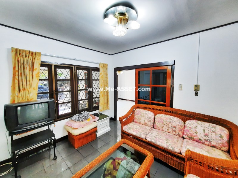 ให้เช่าบ้านเดี่ยว ถ.สุขุมวิท 105 ซ.ลาซาล 37 แขวงบางนา เขตบางนา กรุงเทพ หลังริม / 2 ชั้น 42 ตารางวา