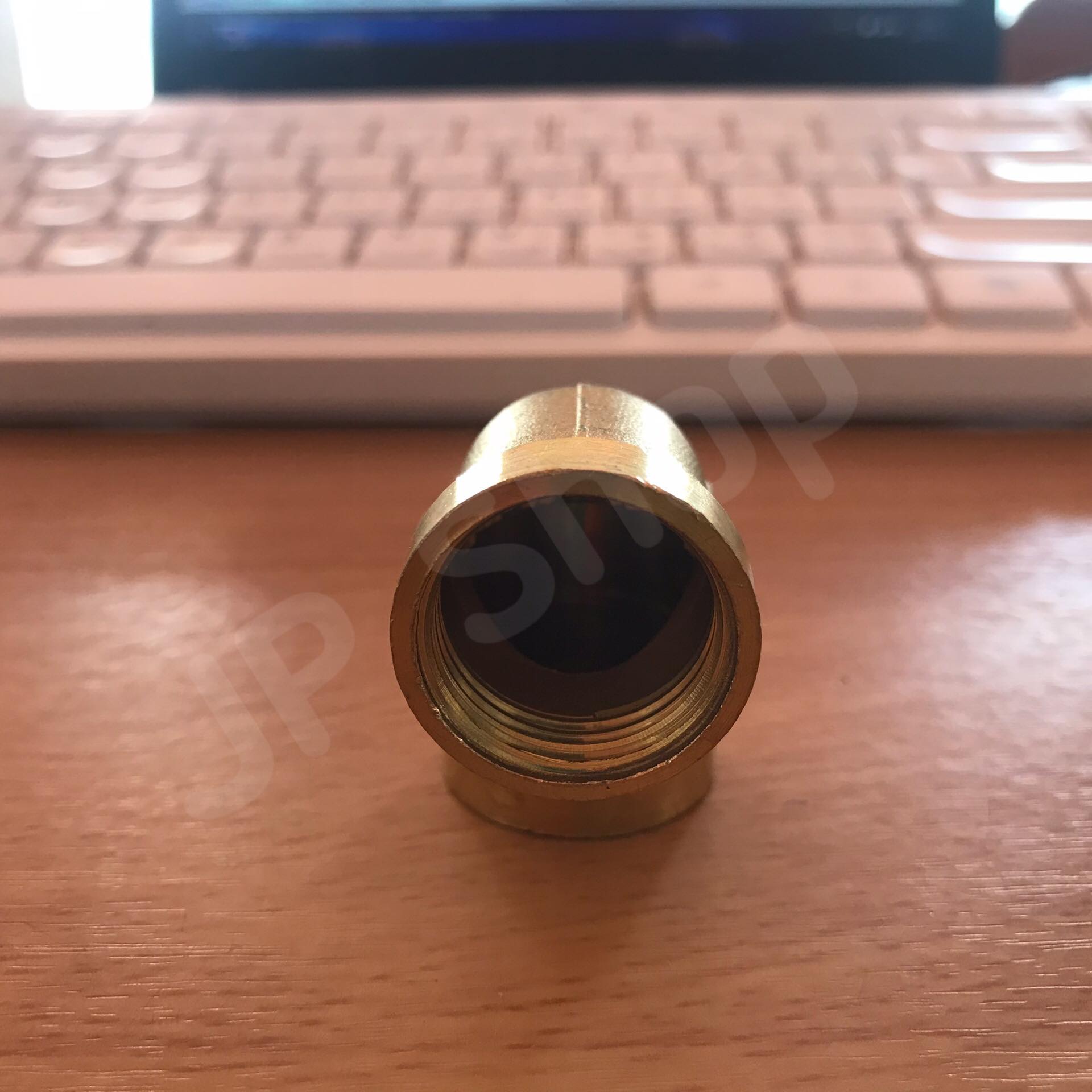 ข้องอทองเหลืองเกลียวในขนาด 4 หุน ข้องอ ทองเหลือง เกลียวใน ข้อต่อ#2354