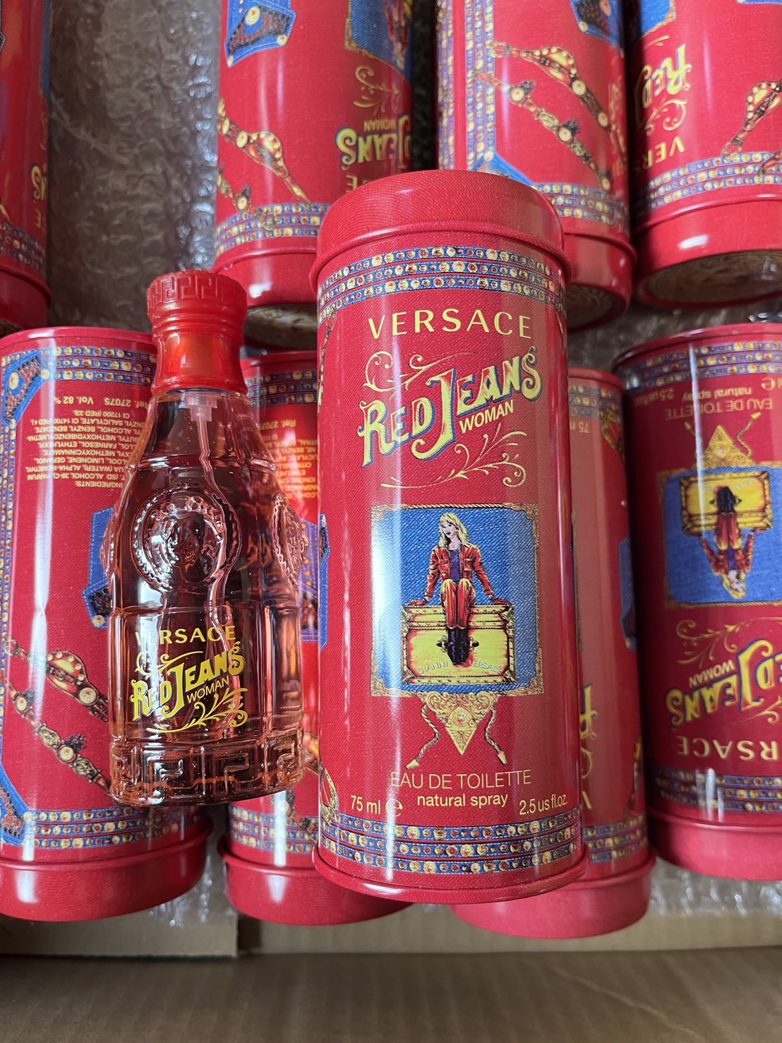 Versace Red Jeans Eau De Toilette 75ml. กล่องจริง ของแท้