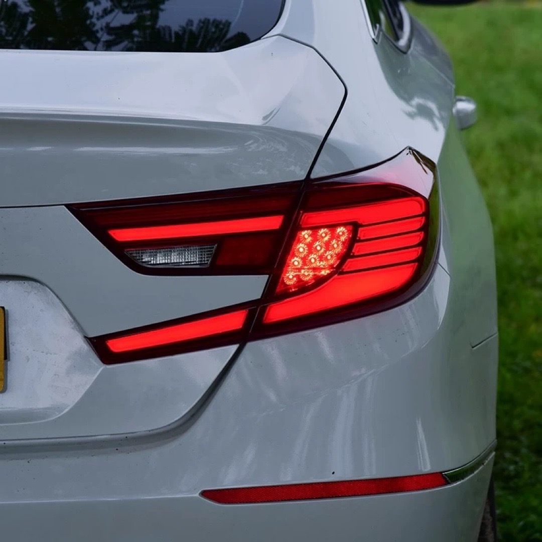 ไฟท้าย โคมไฟท้าย Honda Accord G10 รุ่น V.1 โคมแดง