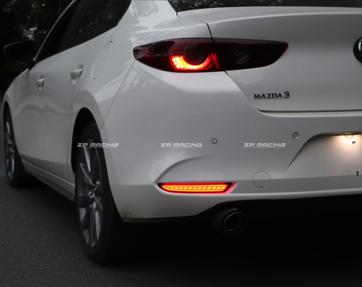 ไฟทับทิมท้าย Mazda 3 แบบ LED สำหรับรุ่น Sedan 4 ประตู