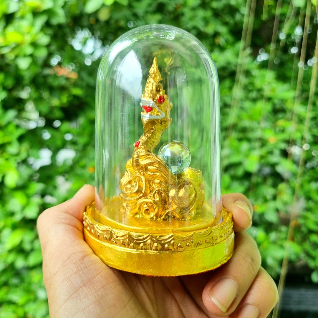 ครอบแก้ว พญานาค พร้อมลูกแก้ว เสริมโชคลาภ มี 5 สี เขียว ขาว ทอง แดง ดำบูชาหน้ารถ โต๊ะทำงาน ในร้านค้า หิ้ง +แถมฟรีผ้ายันต์ สำเนา