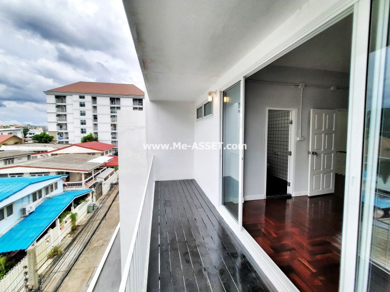 ขายและเช่า ทาวน์โฮมใกล้รถไฟฟ้า ย่าน สุทธิสาร ห้วยขวาง ประชาราษฎร์บำเพ็ญ : ถ.สุทธิสาร ซ.อุดมเกียรติ : 3 ชั้น 25.5 ตารางวา