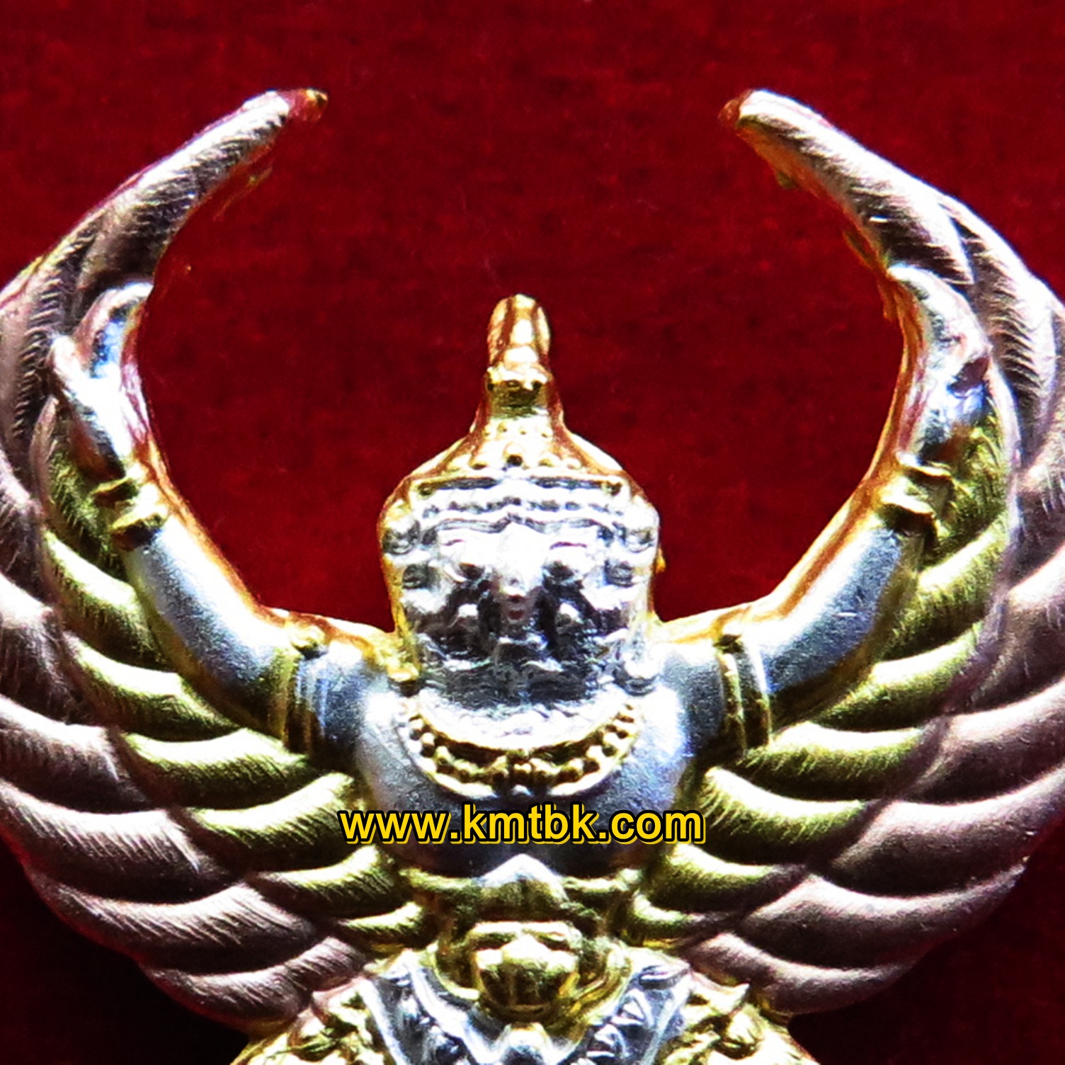 พญาครุฑ มหาอำนาจ บารมี วัดบางพระ (หลวงพ่อเปิ่น) จ.นครปฐม เนื้อโลหะชุบ 3กษัตริย์ ขนาดห้อยคอ ปี2560 ของแท้จากวัด