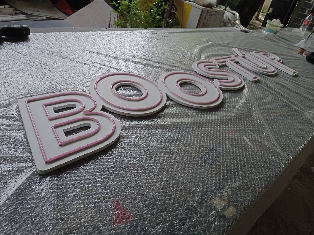 ไฟนีออน เฟค