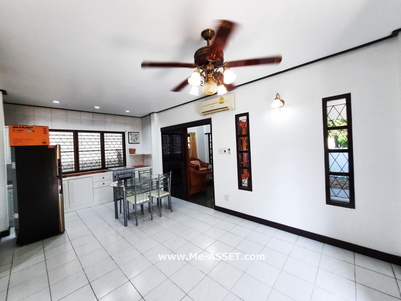 ให้เช่าบ้านเดี่ยว ถ.สุขุมวิท 105 ซ.ลาซาล 37 แขวงบางนา เขตบางนา กรุงเทพ หลังริม / 2 ชั้น 42 ตารางวา