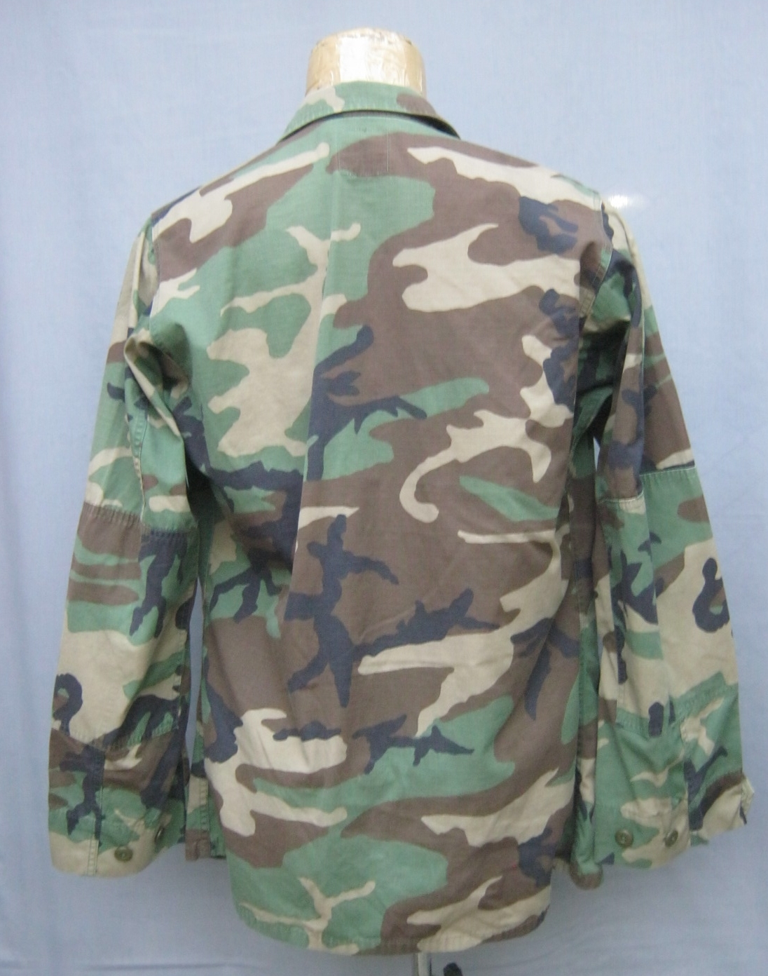 เสื้อทหารลายพราง