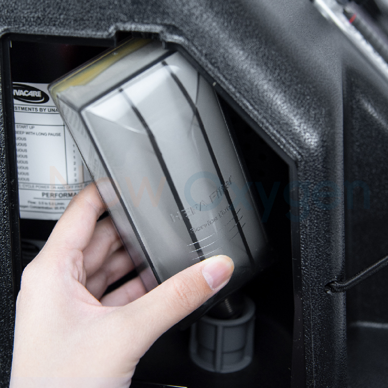 ตู้พักฟื้นสัตว์ขนาด 60*60 ซม. จับคู่กับเครื่องผลิตออกซิเจนขนาด 9 ลิตร Invacare Platinum 9