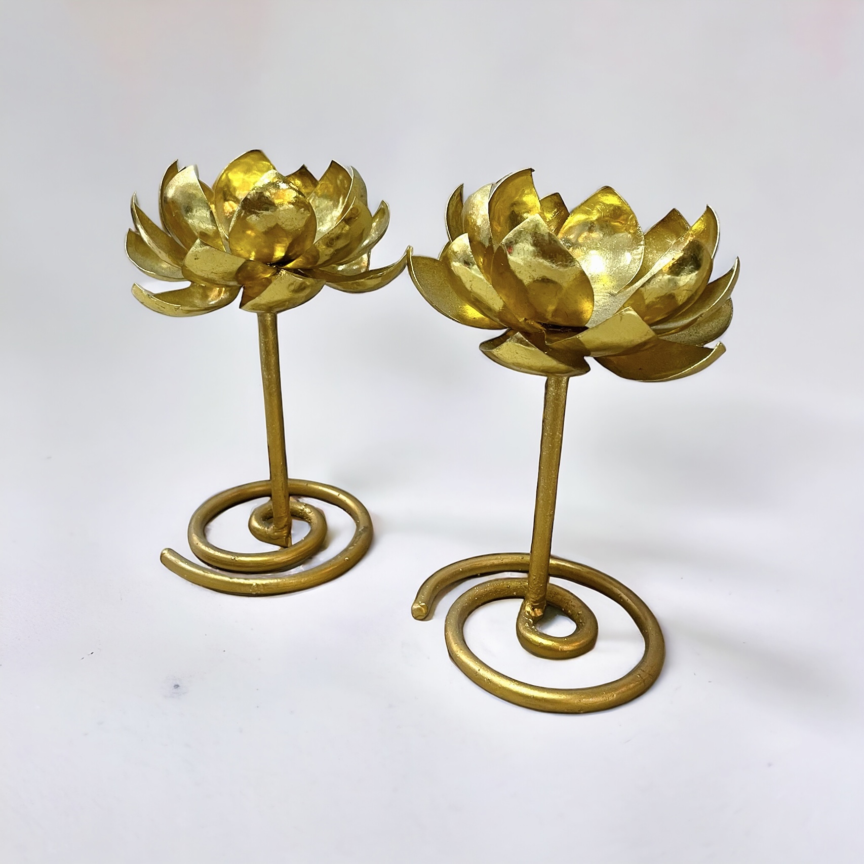 เชิงเทียนช่อบัว สูง