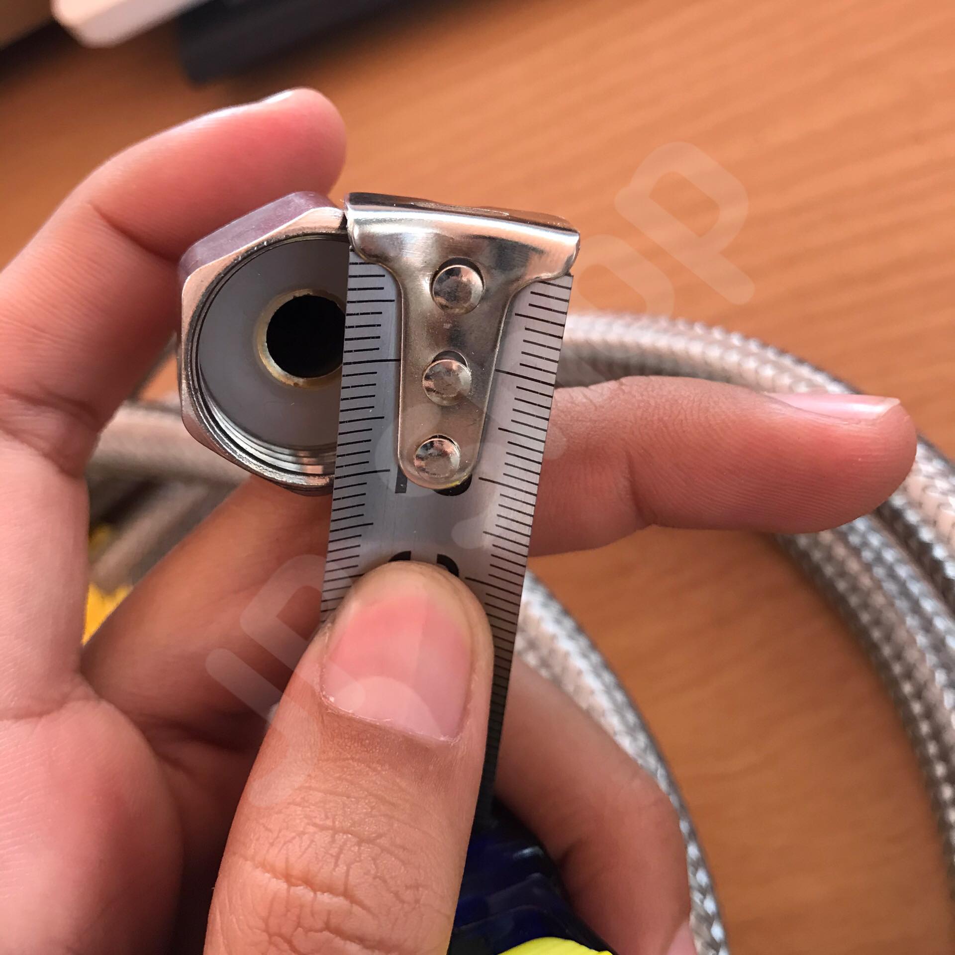 สายน้ำดี ความยาวขนาด 200 ซม. หัวสายสแตนเลส304 เกลียวใน4หุน(1/2") สำหรับต่อน้ำใช้ทั่วไป ห้องน้ำ ห้องครัว #20001