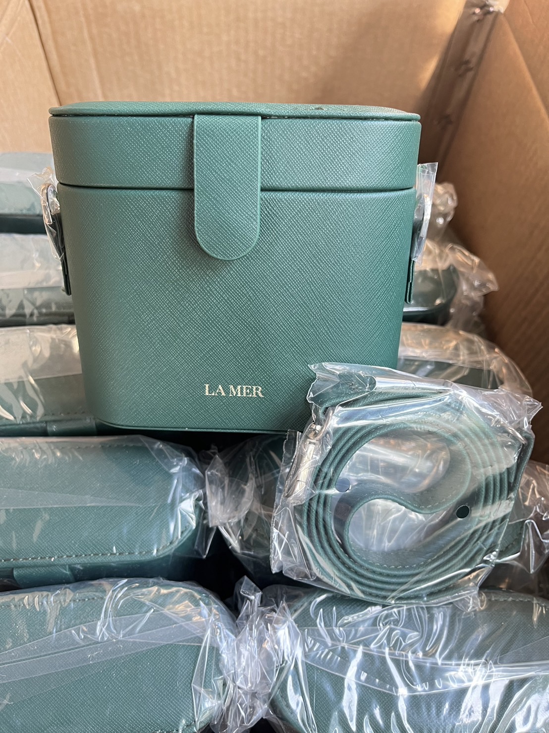 La Mer Premium Bag สีเขียวมีสายสะพาย